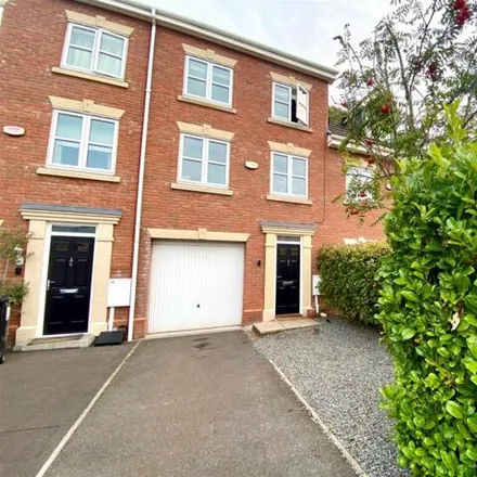 Buy this 3 bed townhouse on Langford Gardens in Grantham, NG31 8DW