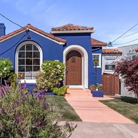Buy this 3 bed house on 4237 Detroit Avenue in Oakland, CA 94619