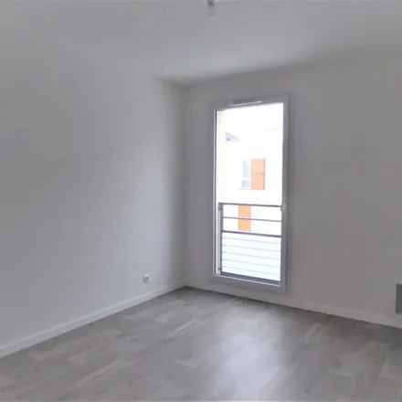 Image 1 - 2 Rue de la Sablière, 91540 Mennecy, France - Apartment for rent