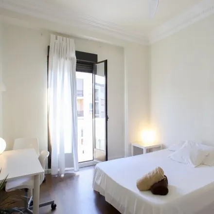 Rent this 5 bed room on Carrer de Sant Vicent Màrtir in 157, 46007 Valencia