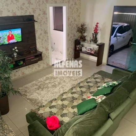 Buy this 3 bed house on Rua Rio de Janeiro in Imbiruçu, Betim - MG