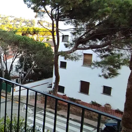 Rent this 4 bed apartment on Carrer de Pella i Forgas in 10, 17211 Palafrugell