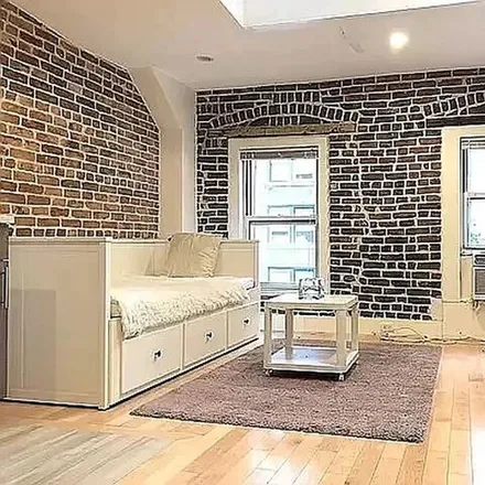 Rent this 1 bed apartment on 125 East 39th Street in New York, NY 10016