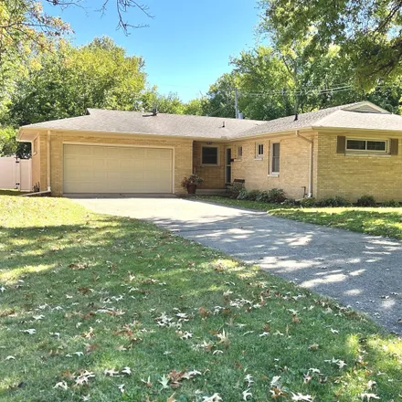 Buy this 2 bed house on 2116 Boudreau Drive in Urbana, IL 61801