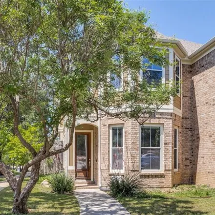 Image 2 - 345 Wickford Street, Dallas, TX 75208, USA - House for sale