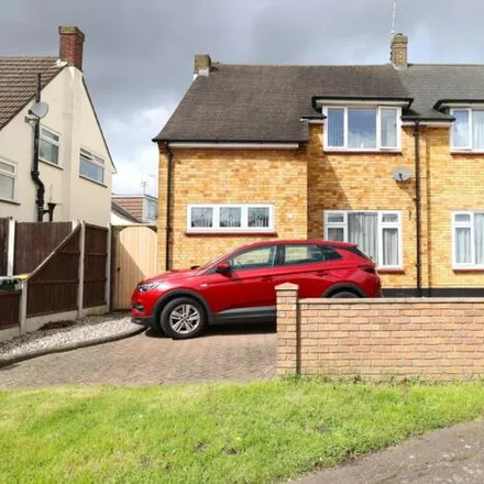 Buy this 4 bed house on Winbrook Road in Rayleigh, SS6 7PA