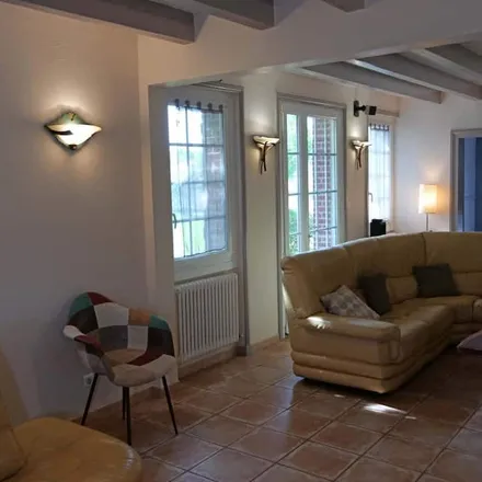 Rent this 5 bed house on Route d'Azur in 40550 Léon, France