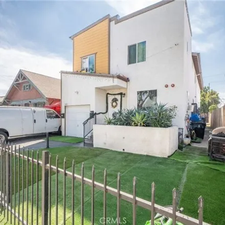 Image 2 - 1328 East 42nd Street, Los Angeles, CA 90011, USA - House for sale