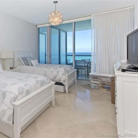 Image 8 - The Strand at Carillon Miami, 6801 Collins Avenue, Atlantic Heights, Miami Beach, FL 33141, USA - Condo for rent