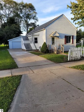 Buy this 3 bed house on 215 Palmer Street in Mount Pleasant, MI 48858