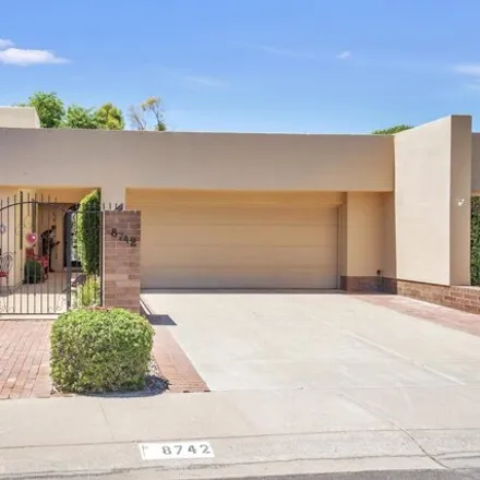 Image 1 - 8742 East San Rafael Drive, Scottsdale, AZ 85258, USA - House for rent
