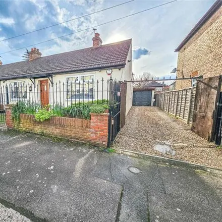 Image 1 - Craigdale Road, London, RM11 1AP, United Kingdom - Duplex for sale