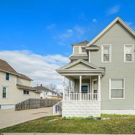 Buy this studio house on 367 Central Avenue in Holland, MI 49423