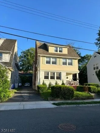 Rent this 3 bed house on 14 Edgar St in Summit, New Jersey