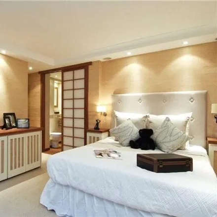 Image 8 - Kensington Heights, 91-95 Campden Hill Road, London, W8 7EJ, United Kingdom - Room for rent