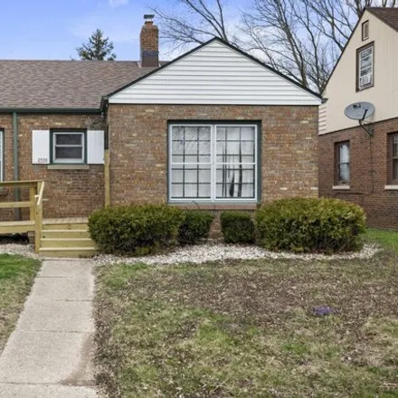 Buy this 2 bed house on 2930 West Roosevelt Drive in Milwaukee, WI 53216
