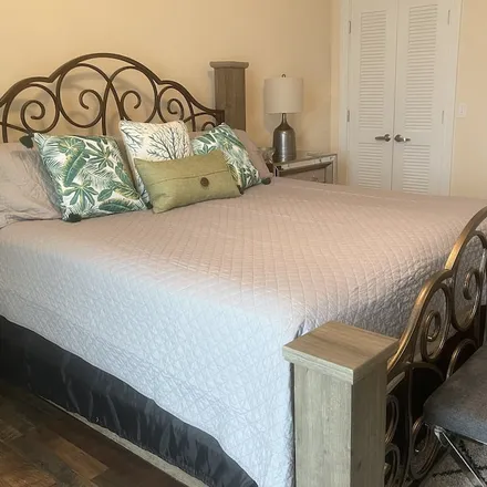Rent this 1 bed condo on Biloxi