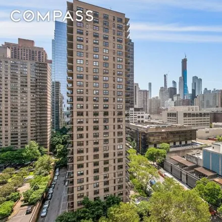 Image 6 - Lincoln Guild, 303 West 66th Street, New York, NY 10023, USA - Apartment for sale