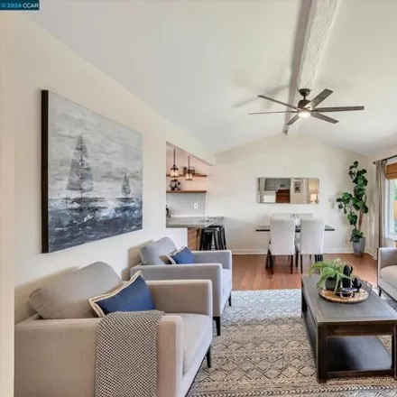 Image 3 - 5339 Meadow Wood Place, Concord, CA 94521, USA - House for sale