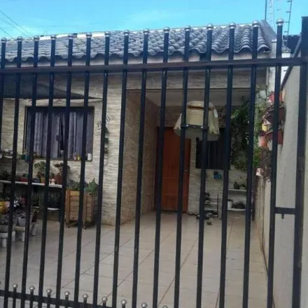 Buy this 2 bed house on Avenida Pioneiro Maria Leibantti Brogio in Jardim Monte Rey, Sarandi - PR