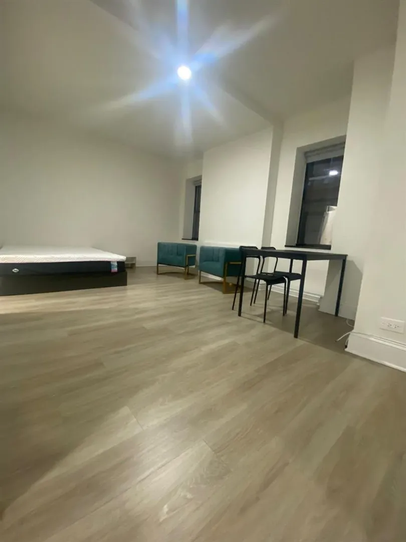 East Drive, New York, NY 10021, USA | Room for rent