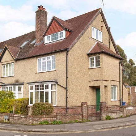 Rent this 5 bed house on Chestnut Avenue in Haslemere, GU27 2AT