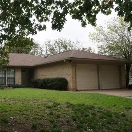 Rent this 3 bed house on 5204 Fallworth Court in Fort Worth, TX 76133