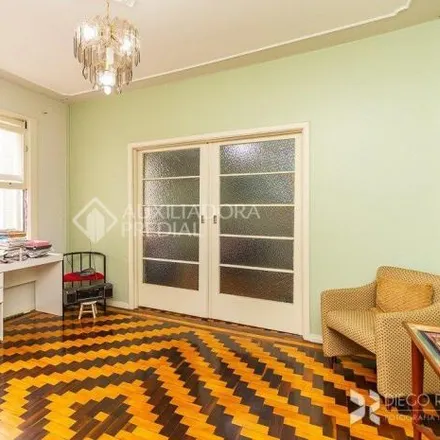 Buy this 2 bed apartment on UFRGS Departamento de Artes Dramáticas (Anexo) in Rua General Vitorino 255, Historic District