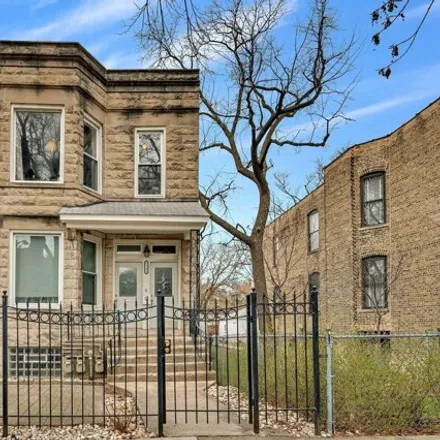 Buy this 5 bed house on 2732 North Richmond Street in Chicago, IL 60618