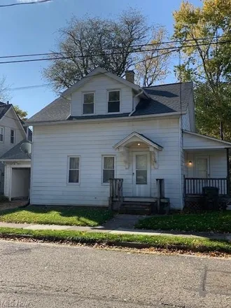 Buy this 2 bed house on 1013 Young Avenue Northeast in Canton, OH 44705