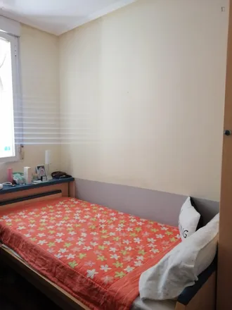Rent this 2 bed room on Madrid in Plaza de Puerto Rubio, 20
