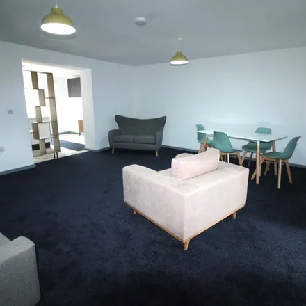 Image 9 - Stainbeck Road, Leeds, LS7 2PY, United Kingdom - Apartment for rent
