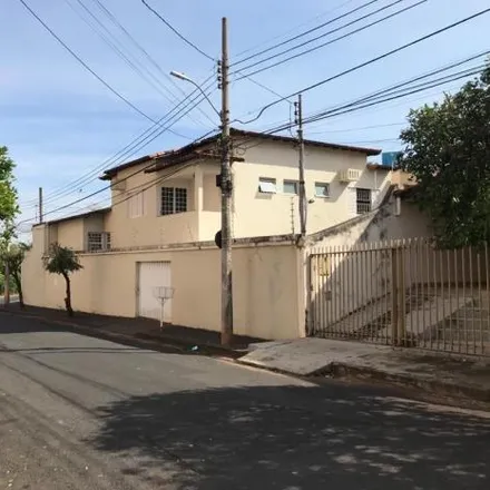 Buy this 3 bed house on Rua General Câmara in Tabajaras, Uberlândia - MG