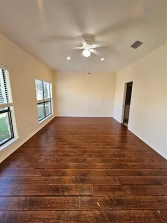 Image 5 - 22 North Sarah Dewitt Drive, Gonzales, TX 78629, USA - Townhouse for rent