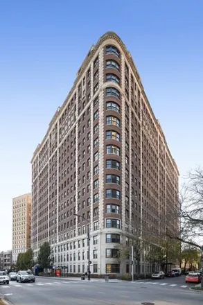Buy this 3 bed condo on 3750 North Lake Shore Drive in Chicago, IL 60613