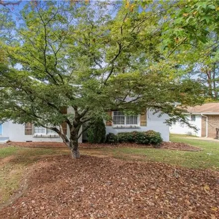 Image 3 - 1313 North College Street, Cary Woods, Auburn, AL 36830, USA - House for sale