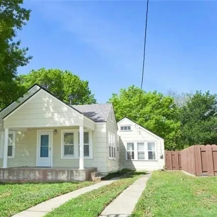 Buy this 3 bed house on 635 North Main Street in Muenster, Cooke County