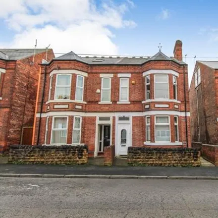 Buy this 6 bed house on 27 Johnson Road in Nottingham, NG7 2BX