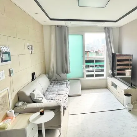 Rent this 2 bed apartment on 서울특별시 강남구 역삼동 745-1
