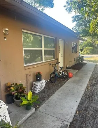 Buy this studio house on 1382 Highlands Drive in Collier County, FL 34103