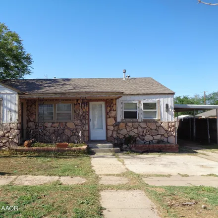 Buy this 3 bed house on 1703 Southeast 6th Avenue in Amarillo, TX 79102