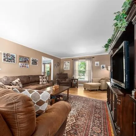 Image 7 - 32545 Old Post Road, Beverly Hills, MI 48025, USA - House for sale