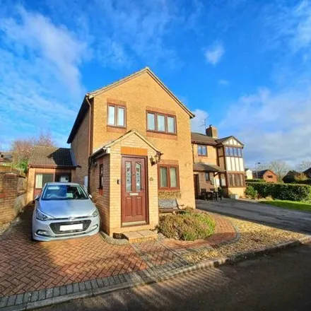 Buy this 3 bed house on Hawthorn Close in Charfield, GL12 8TX