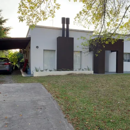 Buy this studio house on Boulevard de Todos los Santos in Partido de Tigre, Dique Luján
