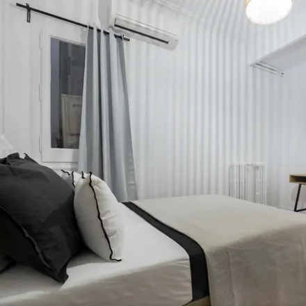 Rent this 8 bed room on Carrer de Balmes in 305, 08006 Barcelona