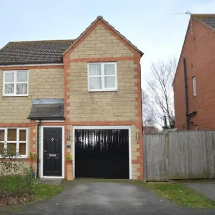 Buy this 3 bed house on Pear Tree Farm in Elizabeth Close, Crowle