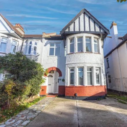 Rent this 2 bed apartment on Victoria Road in Southend-on-Sea, SS1 2TF