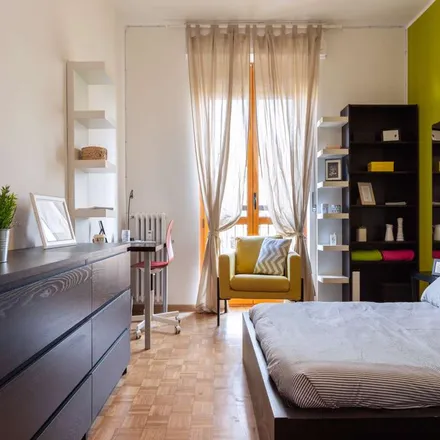 Rent this 3 bed room on Scuola primaria Bognetti in Via dei Bognetti, 20136 Milan MI
