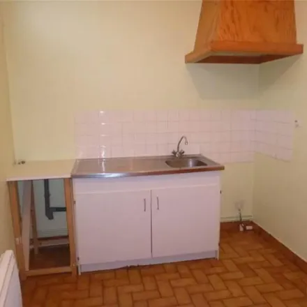 Rent this 4 bed apartment on 22 Rue du Val de Mayenne in 53100 Mayenne, France