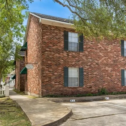 Buy this 2 bed condo on Jefferson Hills Drive in Acadian Place, East Baton Rouge Parish